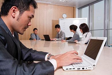 《鸣潮》共鸣者「散华」展示PV 登陆PC及移动端